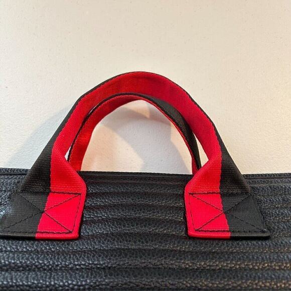 Steve Madden Tote Bag Handbag Black With Red Trim Dual Handles Zip Closure #CLO - Picture 4 of 10